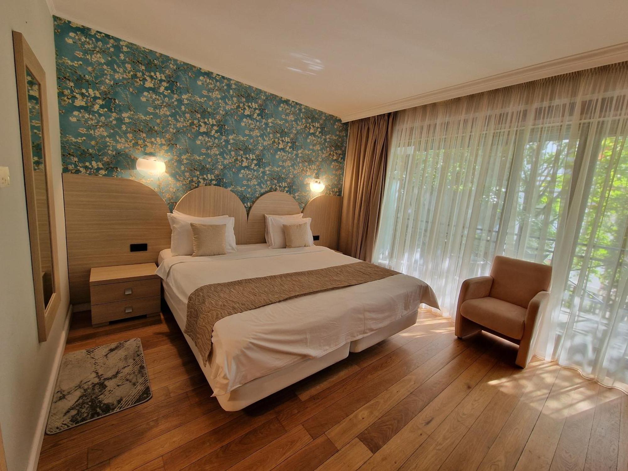 Hotel Sunny Hill Cluj-Napoca Exterior photo