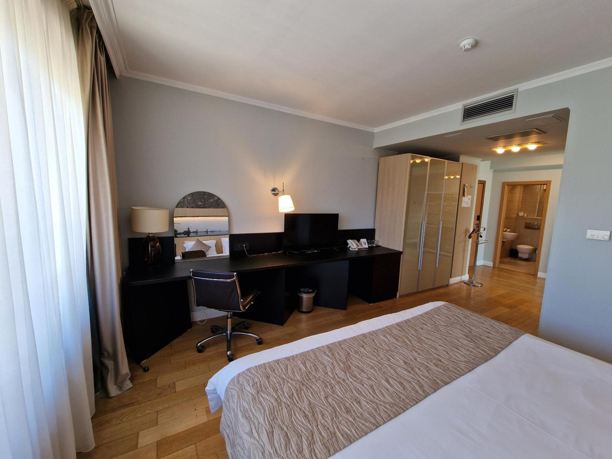 Hotel Sunny Hill Cluj-Napoca Exterior photo
