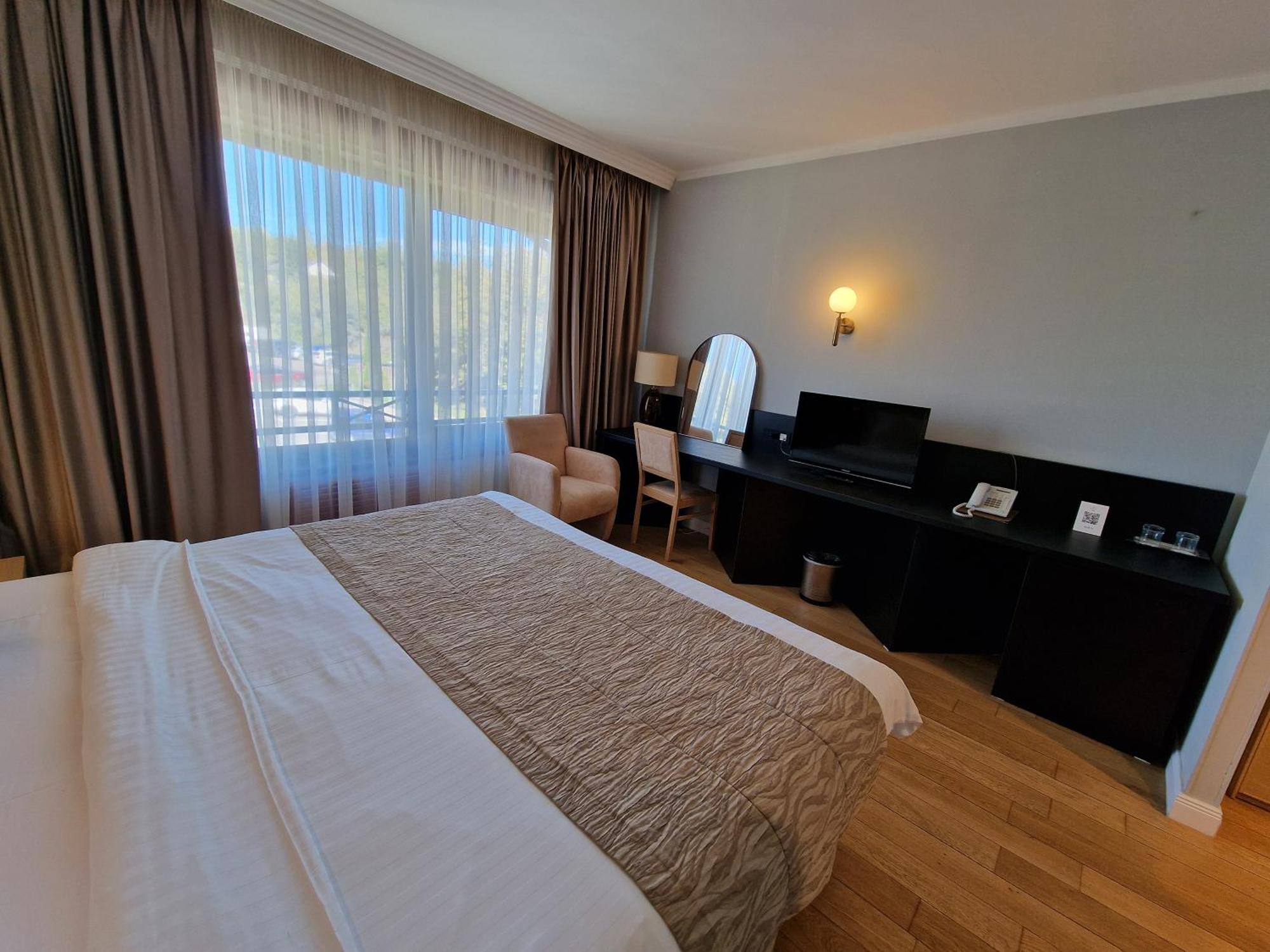 Hotel Sunny Hill Cluj-Napoca Exterior photo