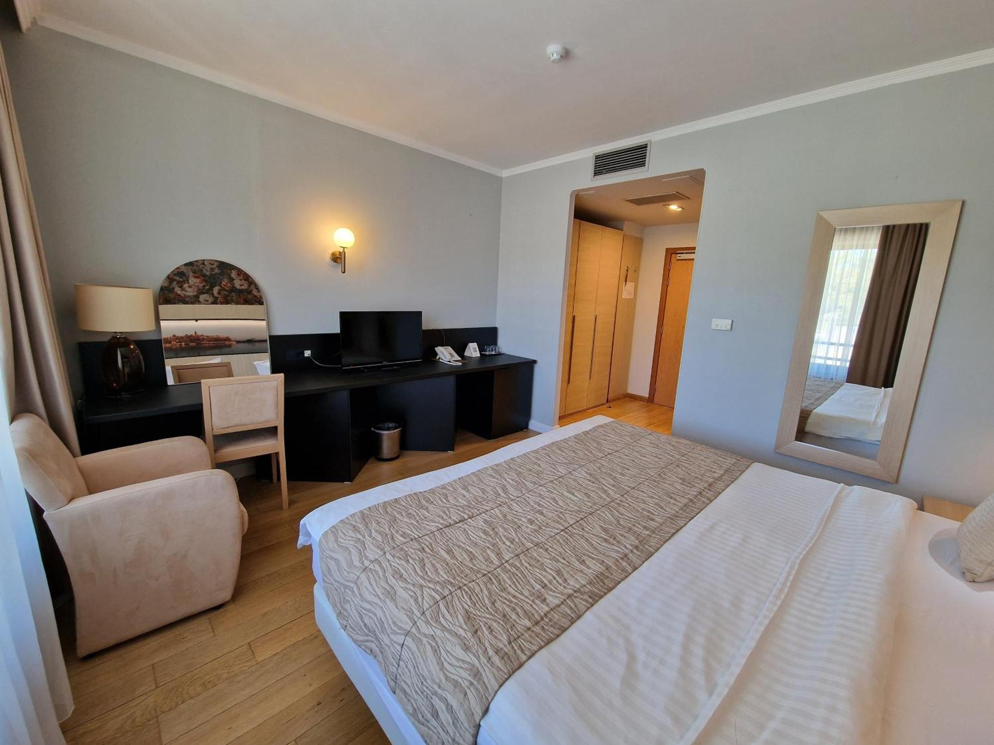 Hotel Sunny Hill Cluj-Napoca Exterior photo